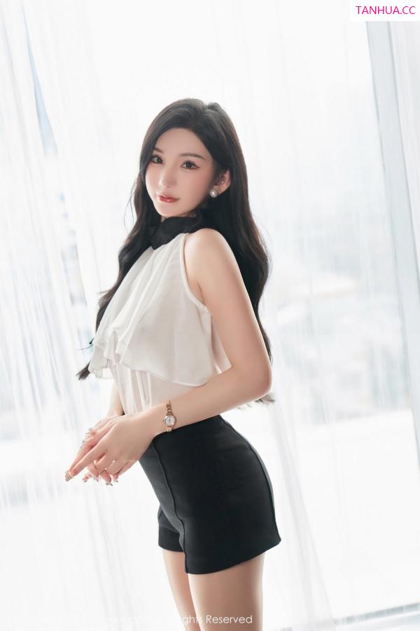 周于希dummy  [XiuRen]高清写真图 2023.03.17 No.6435 周于希Sally 美臀丝袜第14张图片
